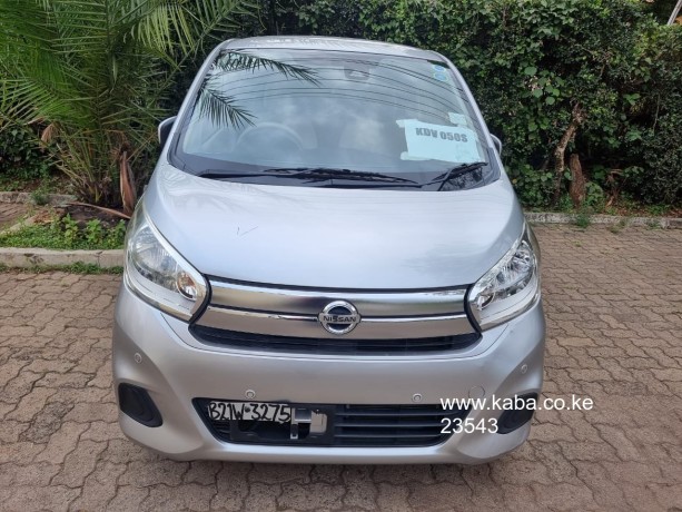 nissan-dayz-2018-kdv-650cc-petrol-silver-colour-reverse-cameracollision-control-emergency-break-big-1