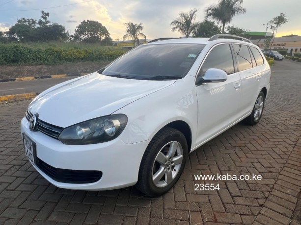 vw-golf-variant-2012-big-9