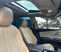 2018-toyota-crown-hybrid-sunroof-small-1