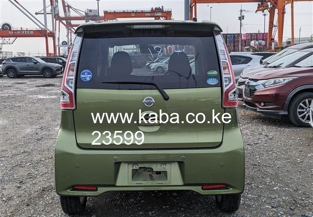 nissan-dayz-highway-star-2018-kdw-650cc-petrol-green-colour-360-camera-collision-control-big-4