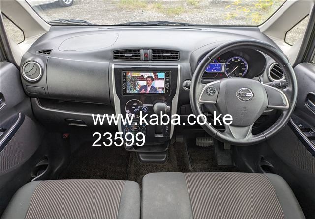 nissan-dayz-highway-star-2018-kdw-650cc-petrol-green-colour-360-camera-collision-control-big-5