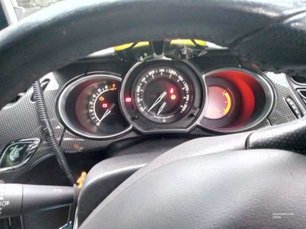 citroen-ds3-2011-04-16-thp-16v-sport-ch-3dr-big-2