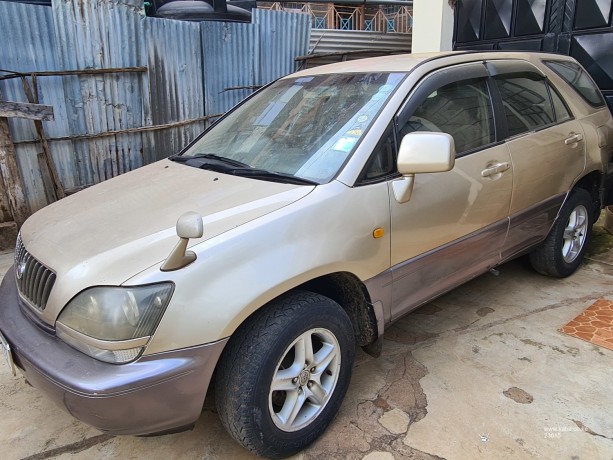 2000-toyota-harrier-big-13