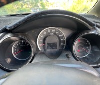 2013-honda-fit-shuttle-non-hybrid-small-2