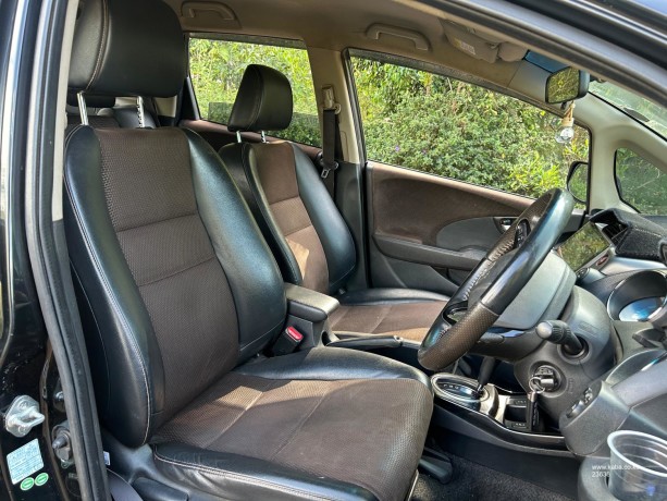 2013-honda-fit-shuttle-non-hybrid-big-4