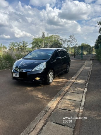 2013-honda-fit-shuttle-non-hybrid-big-9