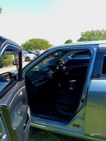 2014-suzuki-swift-big-7