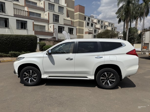 2016-mitsubishi-pajero-sport-diesel-low-mileage-big-1