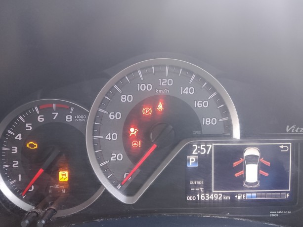 toyota-vitz-1300cc-2014-big-7