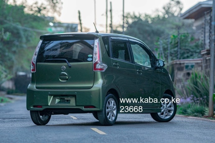 nissan-dayz-highway-star-2018-kdw-650cc-petrolgreen-colour360-cameracollission-control-big-3