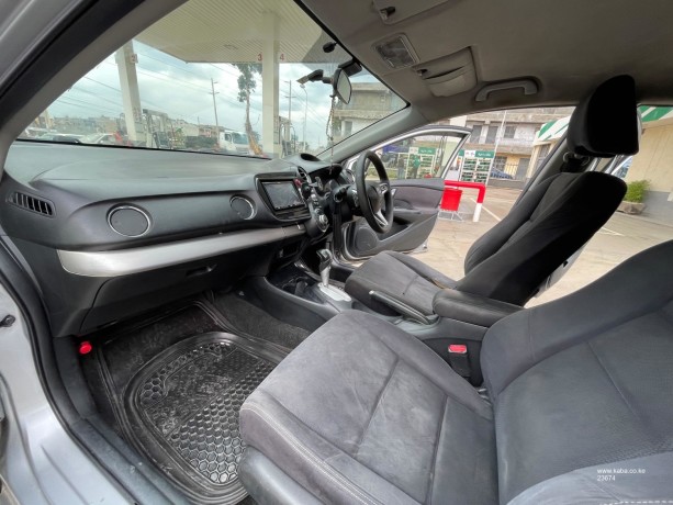 honda-insight-sport-big-7