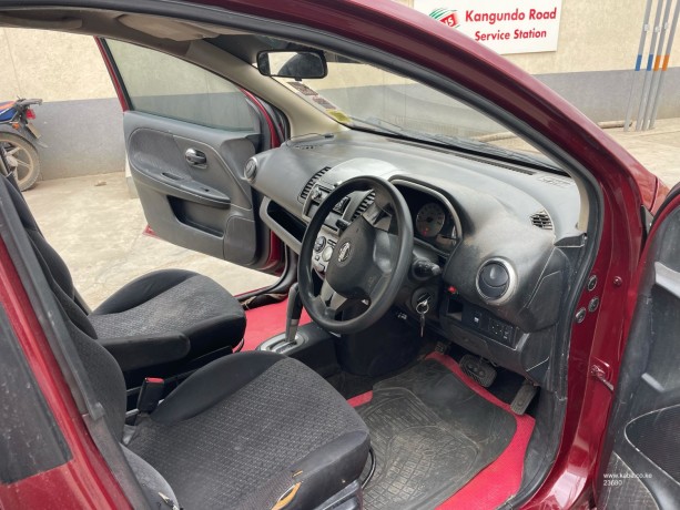 2011-nissan-note-big-2