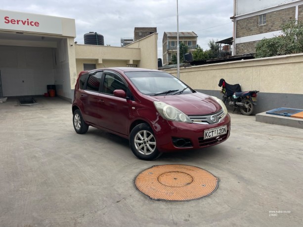 2011-nissan-note-big-0