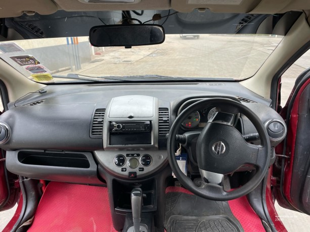 2011-nissan-note-big-3