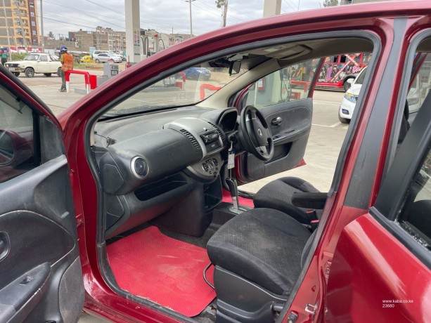 2011-nissan-note-big-4