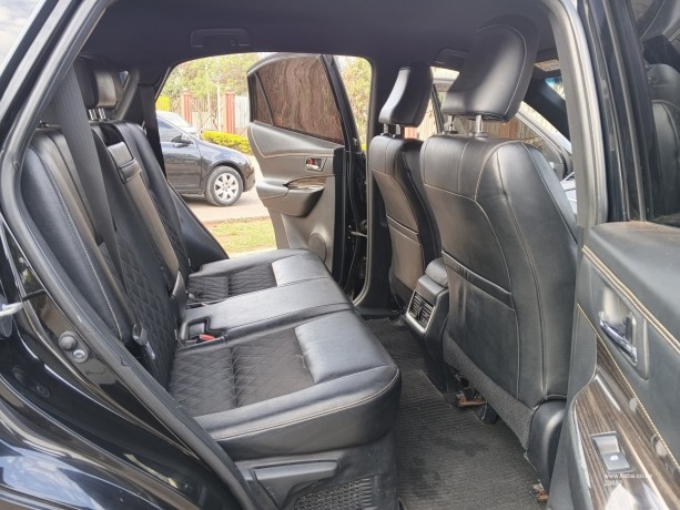 2014-toyota-harrier-big-4