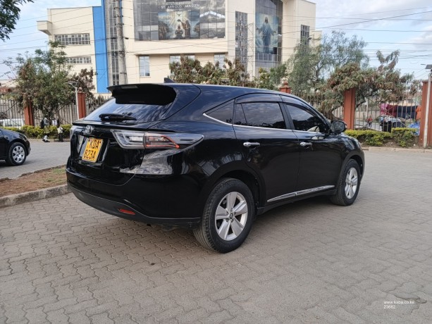 2014-toyota-harrier-big-5