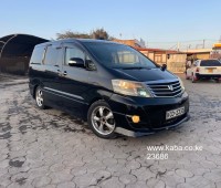 toyota-alphard-small-0