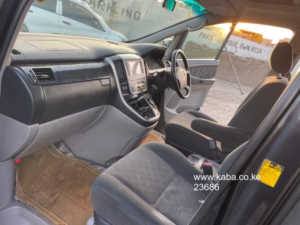 toyota-alphard-big-2