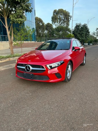 2019-mercedes-a180-sunroof-10k-mileage-big-9