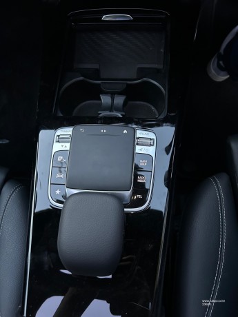 2019-mercedes-a180-sunroof-10k-mileage-big-2