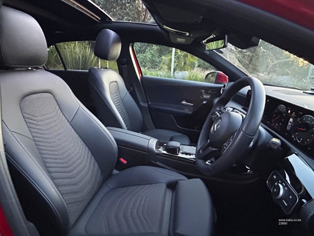 2019-mercedes-a180-sunroof-10k-mileage-big-6