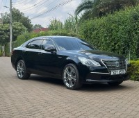 toyota-crown-hybrid-small-0