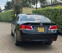 toyota-crown-hybrid-small-5