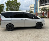 nissan-serena-small-0