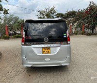 nissan-serena-small-8