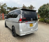 nissan-serena-small-7