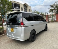 nissan-serena-small-6