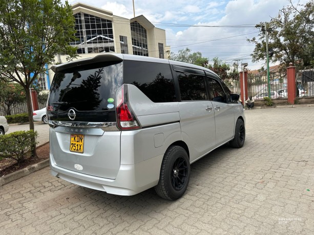 nissan-serena-big-6