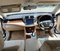 toyota-crown-small-2