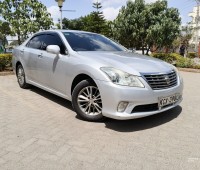 toyota-crown-small-0