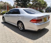 toyota-crown-small-5