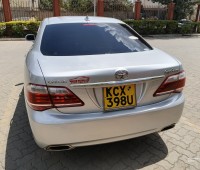 toyota-crown-small-6