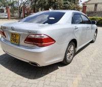 toyota-crown-small-7