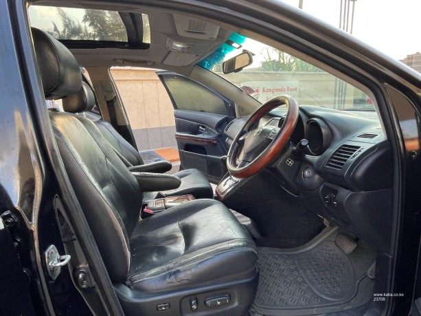 2011-toyota-harrier-big-2