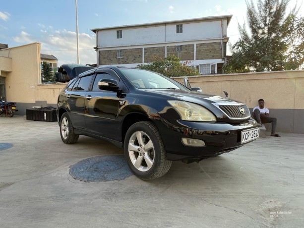 2011-toyota-harrier-big-0