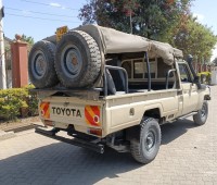 toyota-land-cruiser-79-series-small-5
