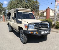 toyota-land-cruiser-79-series-small-0