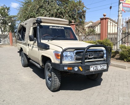 Toyota Land Cruiser [79 series]