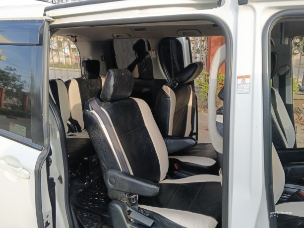 2016-toyota-voxy-big-3