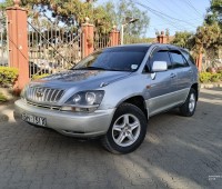 2003-toyota-harrier-small-1
