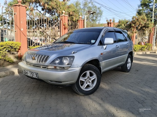 2003-toyota-harrier-big-1