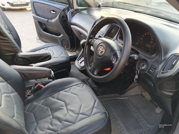 2003-toyota-harrier-big-2