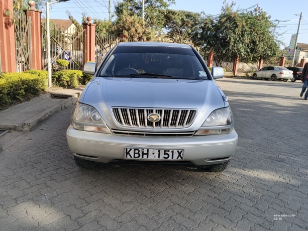 2003-toyota-harrier-big-7