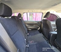 toyota-fielder-hybrid-small-3