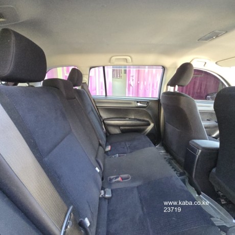 toyota-fielder-hybrid-big-3